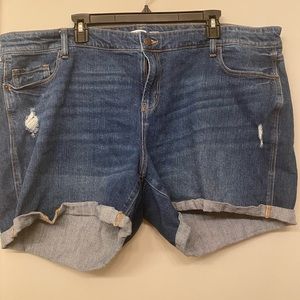 EUC old navy boyfriend fit Jean shorts 22W